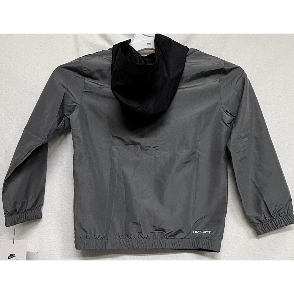 Nike Boys Windbreaker  Jacket Smoke Grey Small Size 5 New